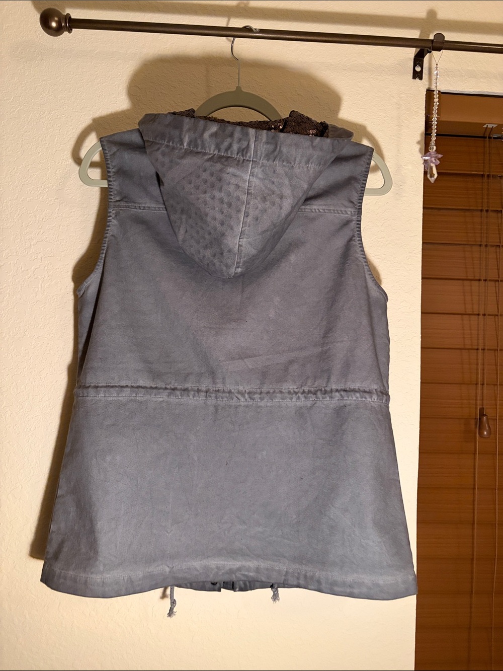 BKE Hooded Sleeveless Utility Vest in Faded Gray - Picture 7 of 9